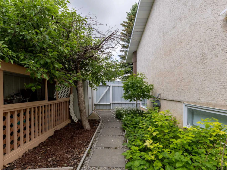 14 Mt Brazeau Road W, Lethbridge, AB, T1K 6L6 - 41