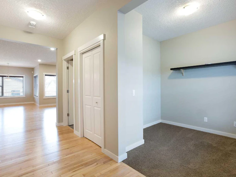18 Elgin Meadows Road SE, Calgary, AB, T2Z 0S1 - 13