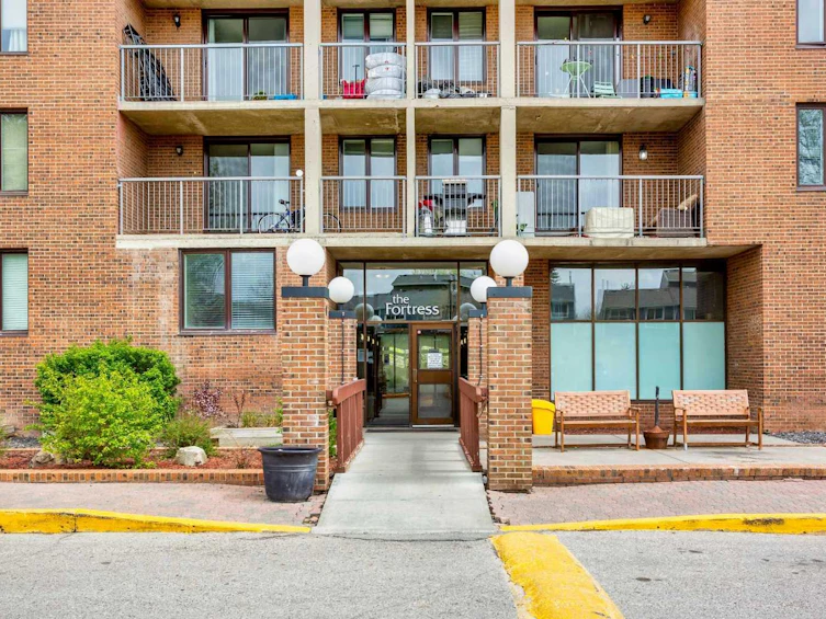 205-4944 Dalton Drive NW, Calgary, AB, T3A 2E6 - 3
