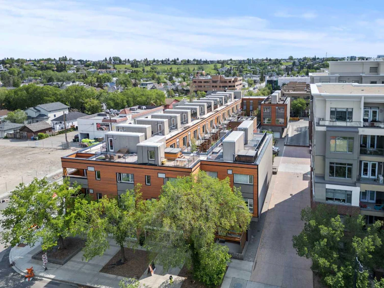 220-118 8 Street NE, Calgary, AB, T2E 1M5 - 38