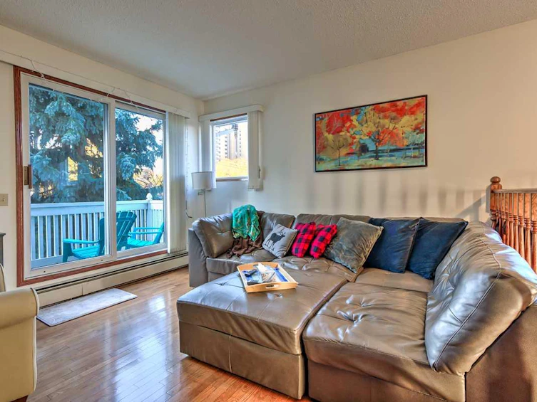 1-8-10244 119 Street NW, Edmonton, AB, T5K 1Z4 - 19