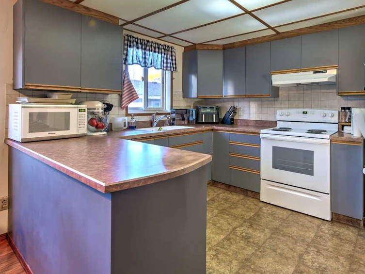 1-8-10244 119 Street NW, Edmonton, AB, T5K 1Z4 - 14