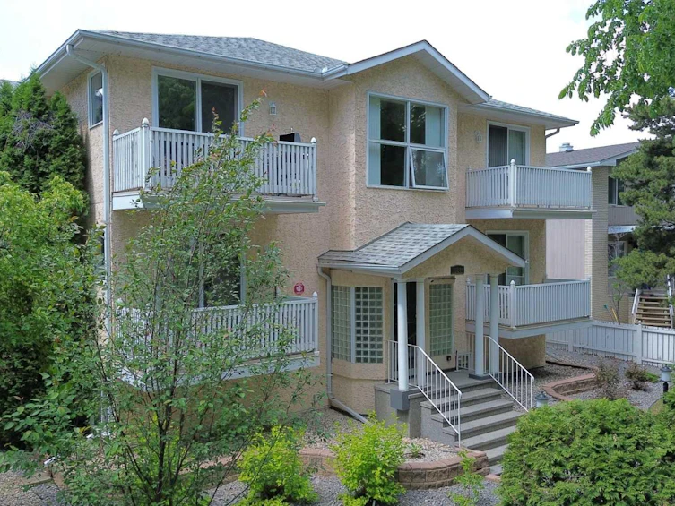 1-8-10244 119 Street NW, Edmonton, AB, T5K 1Z4