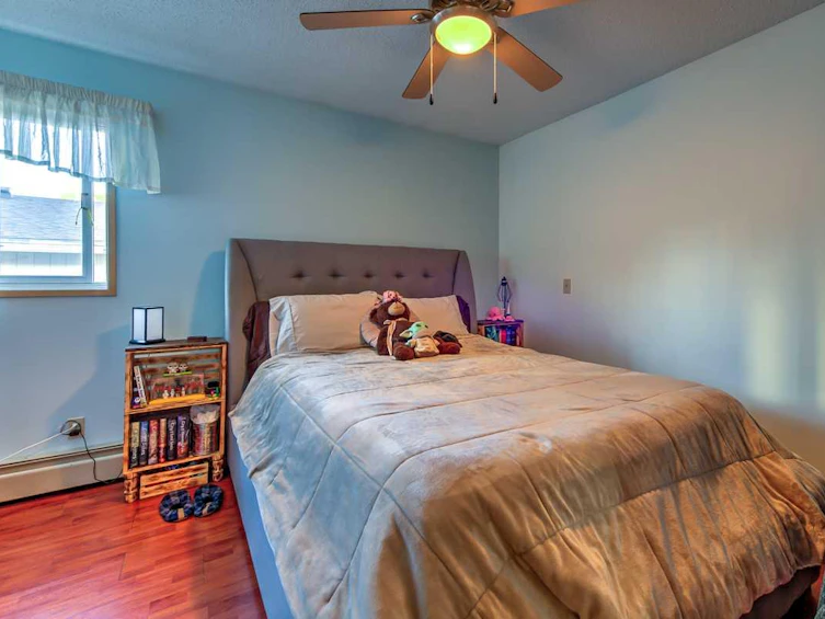 1-8-10244 119 Street NW, Edmonton, AB, T5K 1Z4 - 23