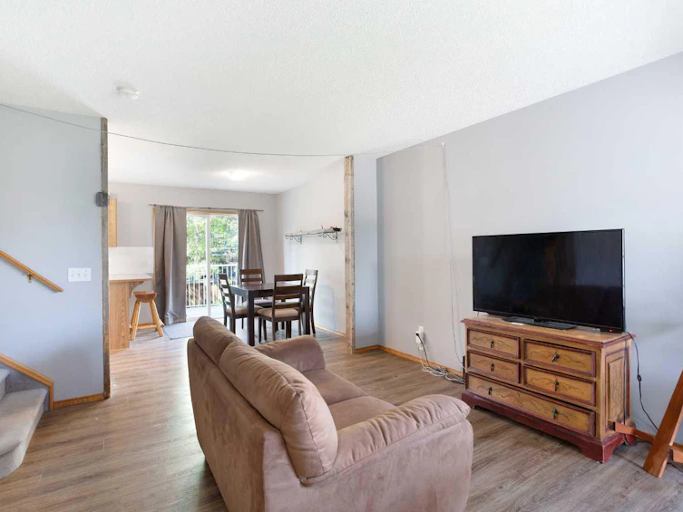 124 Quigley Close, Cochrane, AB, T4C 1S4 - 2