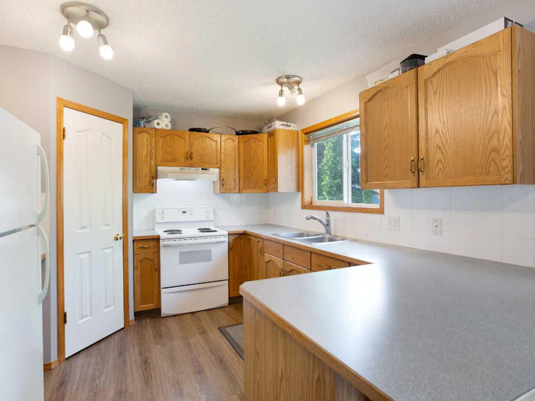 124 Quigley Close, Cochrane, AB, T4C 1S4 - 4