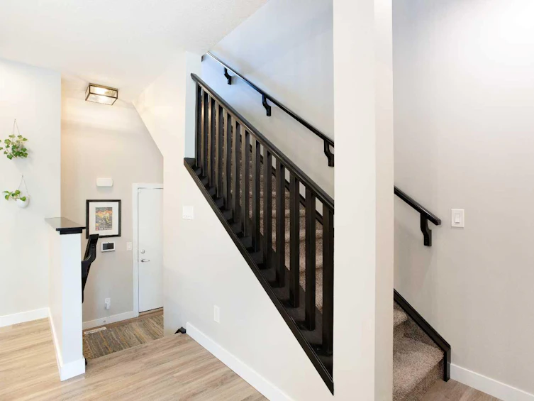 35 Crestbrook Drive SW, Calgary, AB, T3B 6L1 - 11