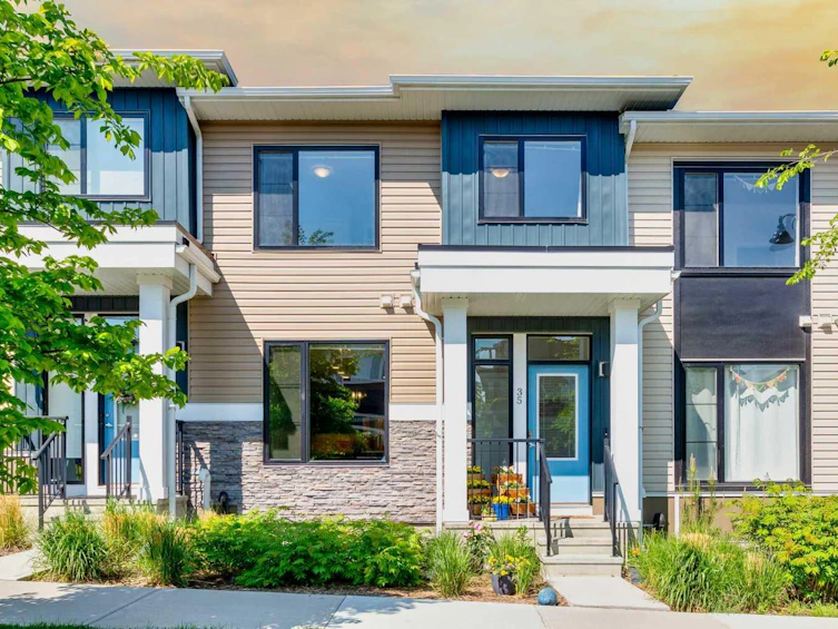 35 Crestbrook Drive SW, Calgary, AB, T3B 6L1 - 2