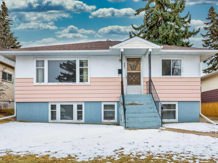 227 31 Avenue NE, Calgary, AB, T2E 2G1 - 22