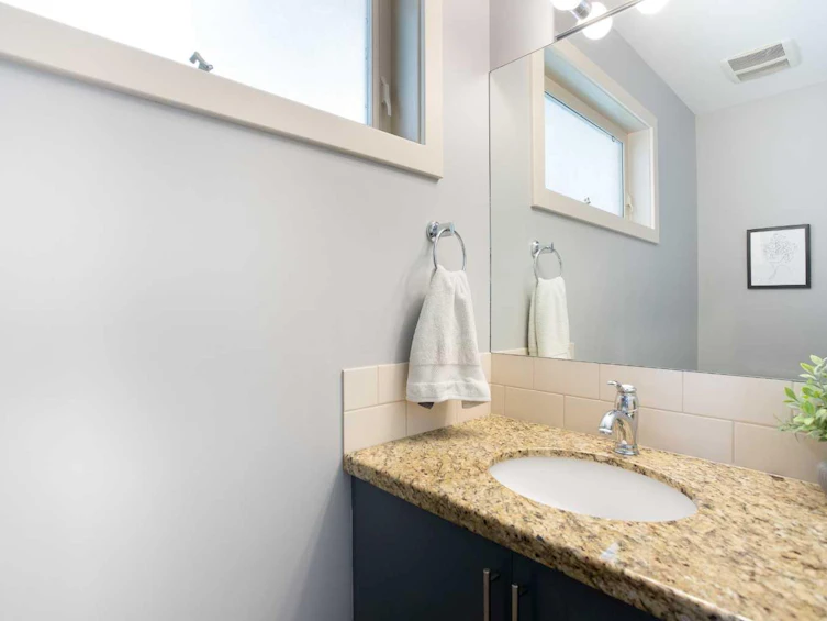 140 29 Avenue NW, Calgary, AB, T2M 2L8 - 15