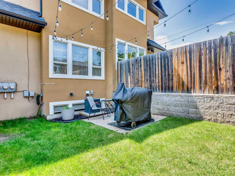 140 29 Avenue NW, Calgary, AB, T2M 2L8 - 28