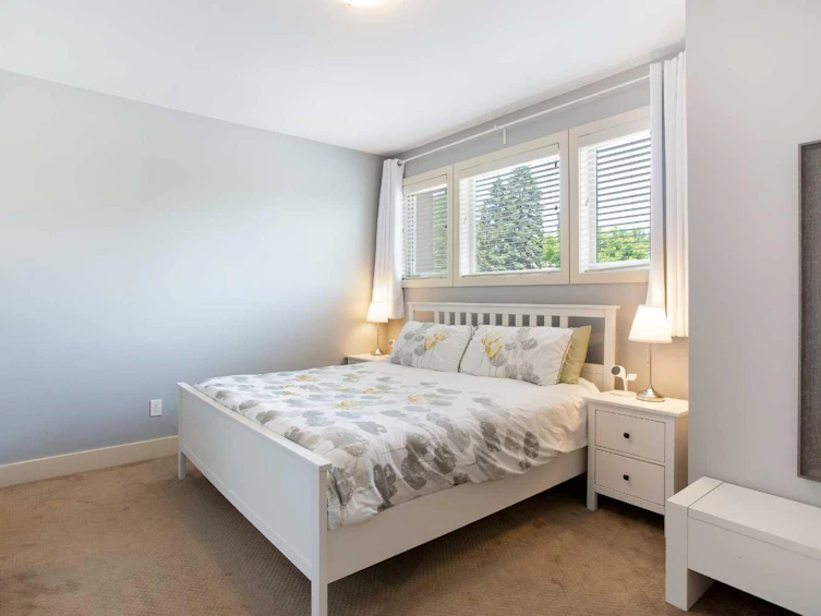 140 29 Avenue NW, Calgary, AB, T2M 2L8 - 17