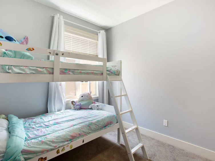 140 29 Avenue NW, Calgary, AB, T2M 2L8 - 22