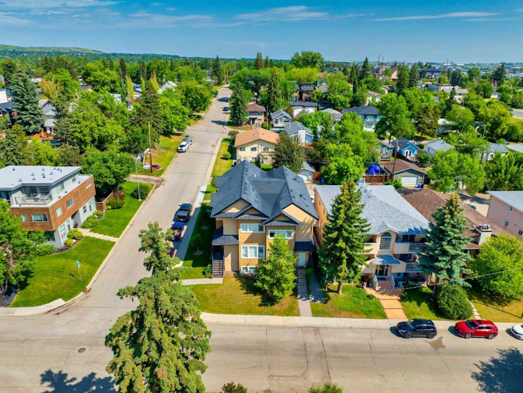140 29 Avenue NW, Calgary, AB, T2M 2L8 - 31