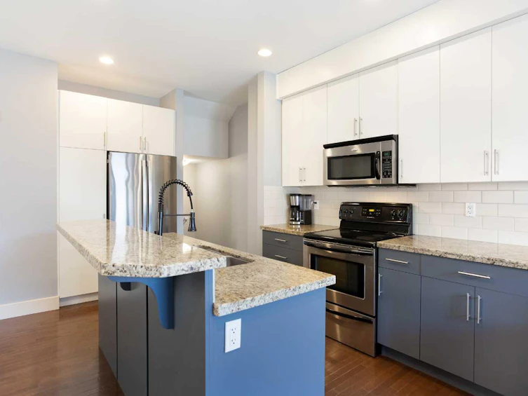 140 29 Avenue NW, Calgary, AB, T2M 2L8 - 7