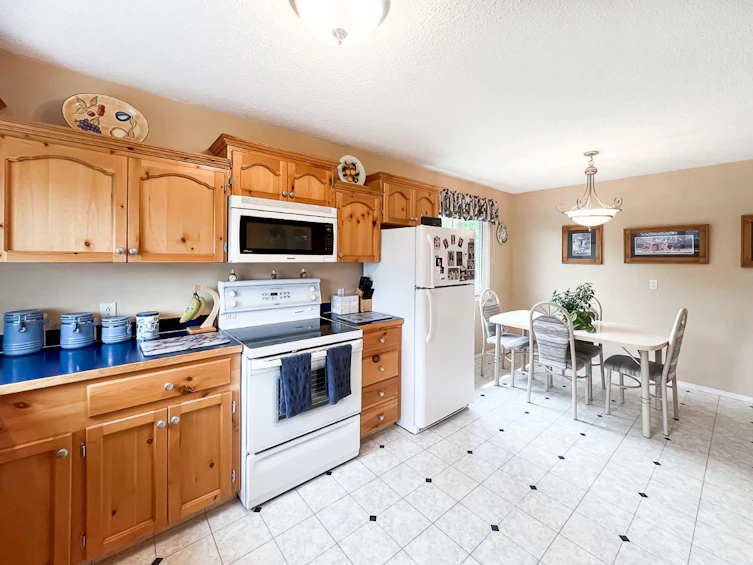 4823 50 Avenue, Smoky River M.D., AB, T0H 1S0 - 3