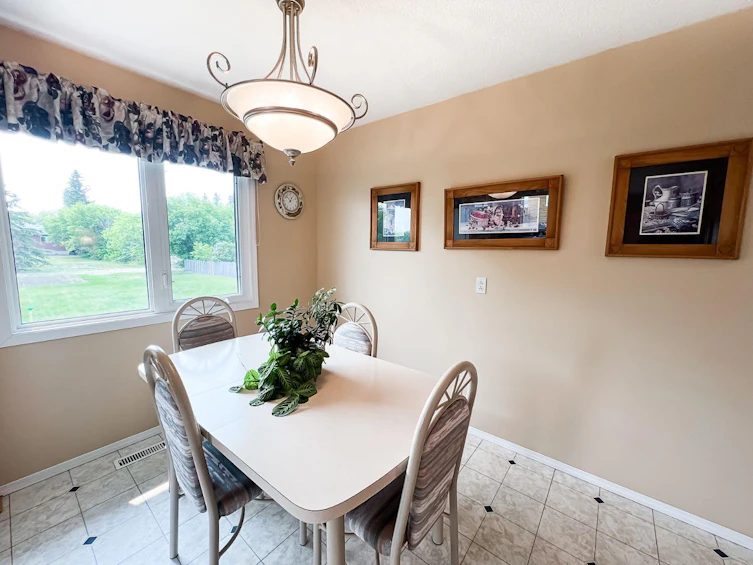 4823 50 Avenue, Smoky River M.D., AB, T0H 1S0 - 8