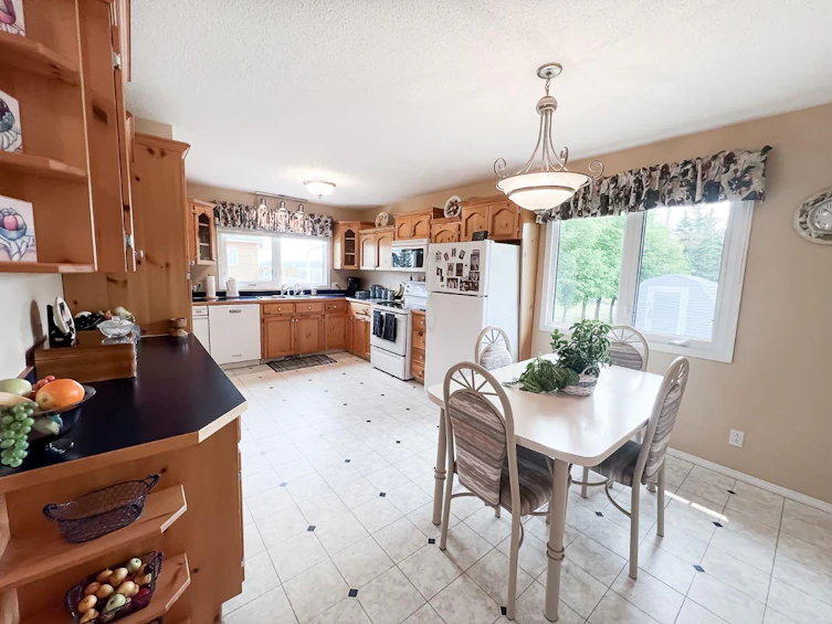 4823 50 Avenue, Smoky River M.D., AB, T0H 1S0 - 4