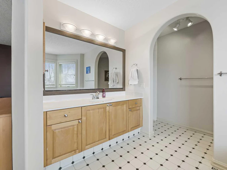 41 Strathridge Crescent SW, Calgary, AB, T3H 3R9 - 26