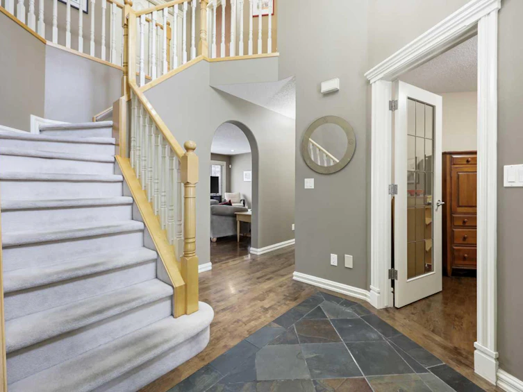 41 Strathridge Crescent SW, Calgary, AB, T3H 3R9 - 3