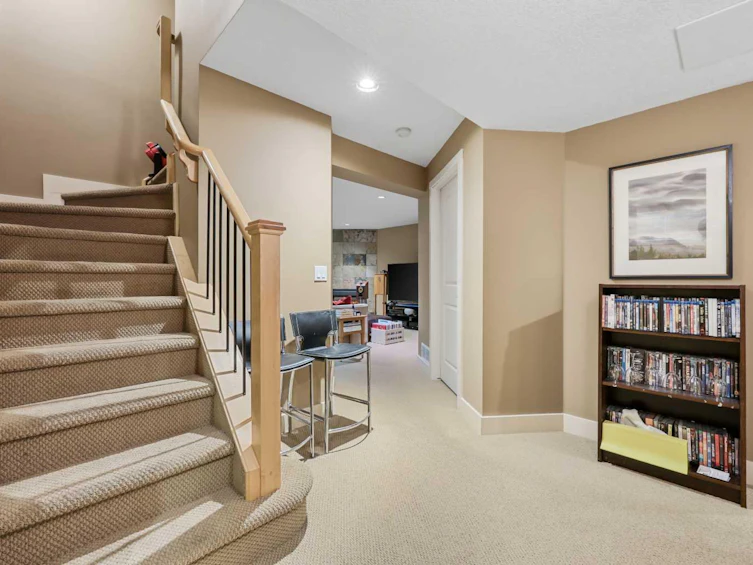41 Strathridge Crescent SW, Calgary, AB, T3H 3R9 - 34
