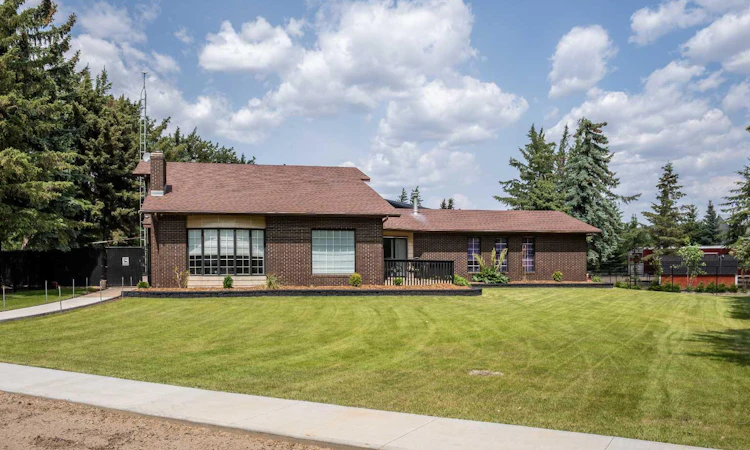 119 3rd Avenue W