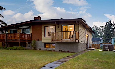 8808 6 Street SE, Calgary, AB, T2H 2A9