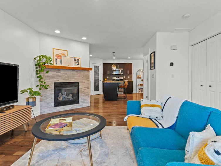 2-1933 24 Street SW, Calgary, AB, T3E 1S9 - 2