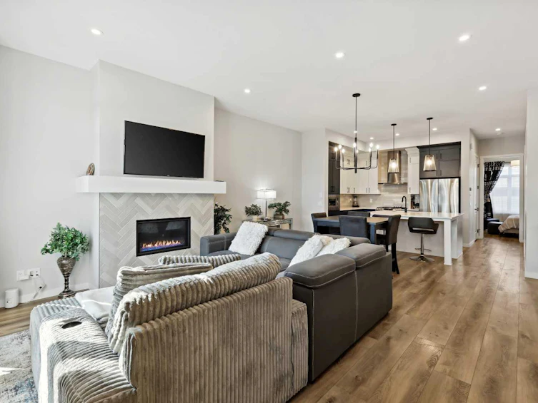 537 Marine Drive SE, Calgary, AB, T3M 2Z6 - 8