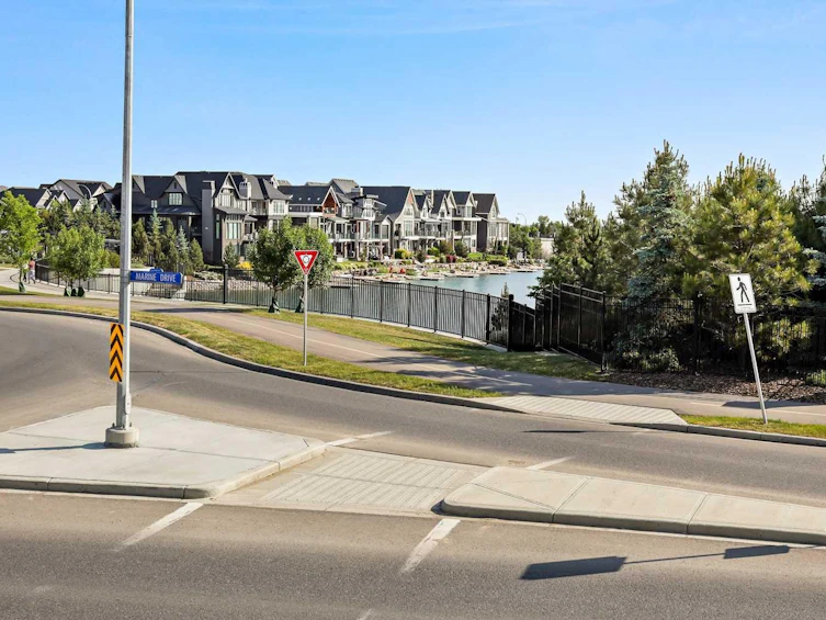 537 Marine Drive SE, Calgary, AB, T3M 2Z6 - 50