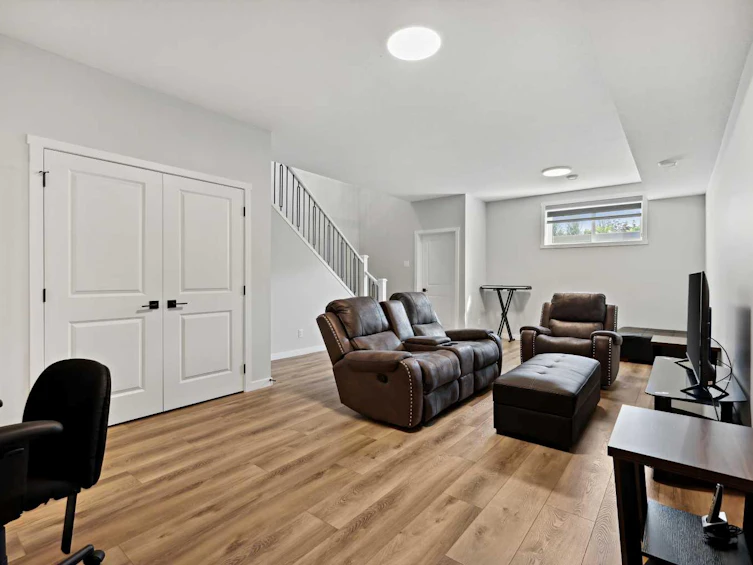 537 Marine Drive SE, Calgary, AB, T3M 2Z6 - 39