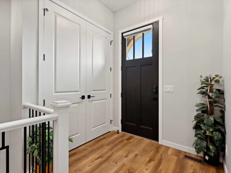 537 Marine Drive SE, Calgary, AB, T3M 2Z6 - 5