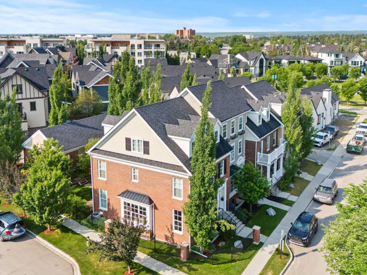 43 Victoria Cross Boulevard SW, Calgary, AB, T3E 7V2 - 49