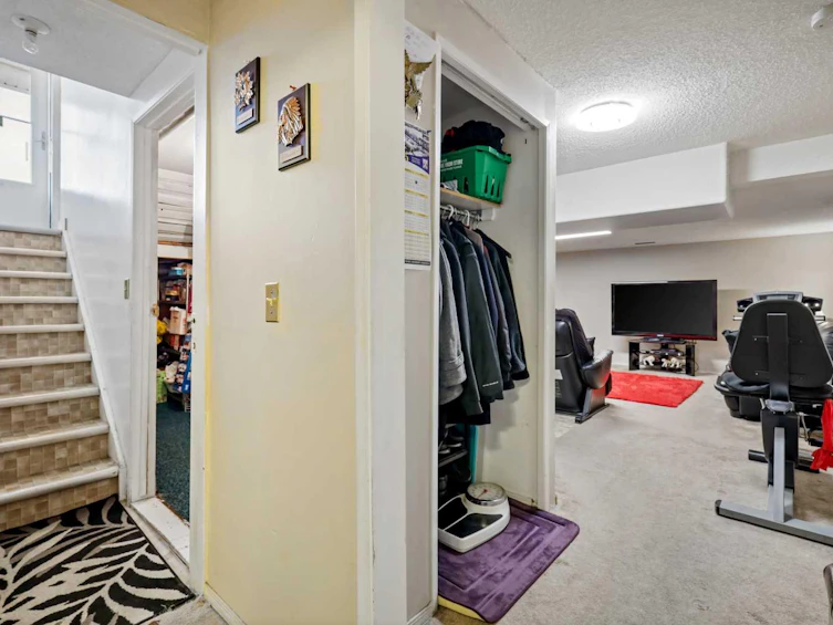 130 Pinemeadow Road NE, Calgary, AB, T1Y 4N9 - 25