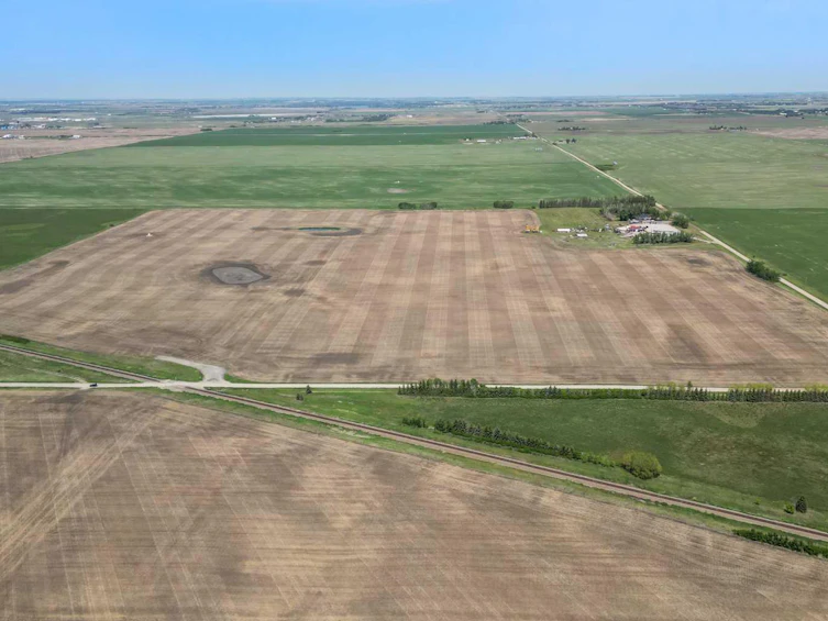 230 Township Road, Rural Rocky View County, AB, T1X 0H9 - 9