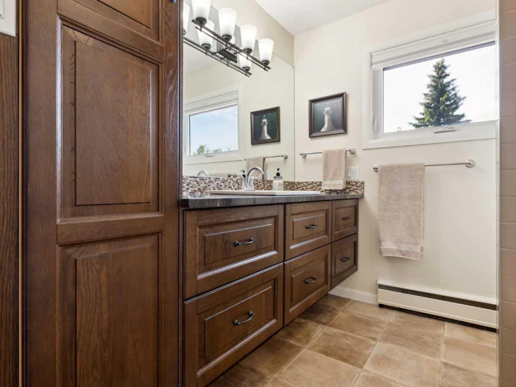 9 Harley Road SW, Calgary, AB, T2V 3K4 - 14
