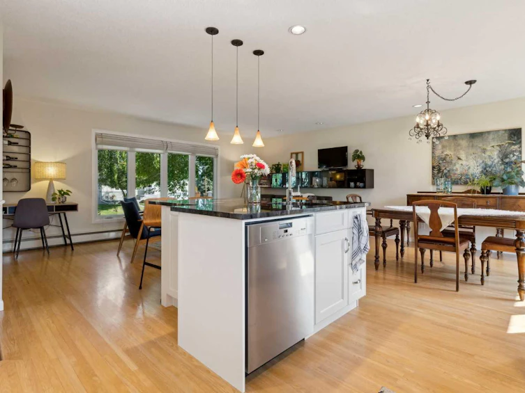 9 Harley Road SW, Calgary, AB, T2V 3K4 - 7