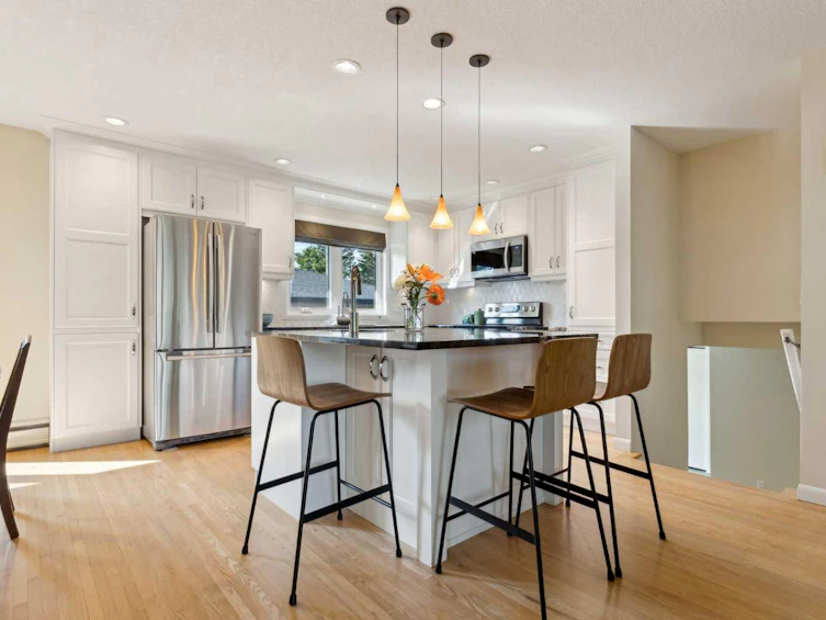 9 Harley Road SW, Calgary, AB, T2V 3K4 - 6