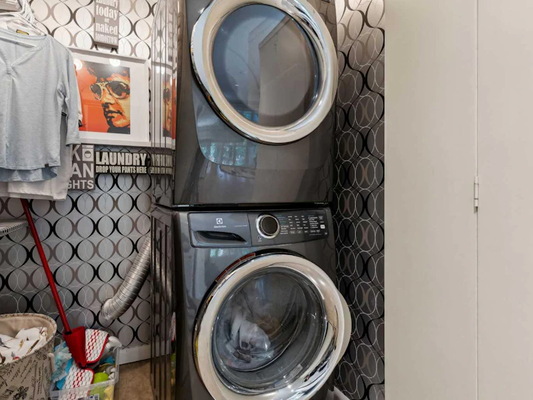 9 Harley Road SW, Calgary, AB, T2V 3K4 - 18