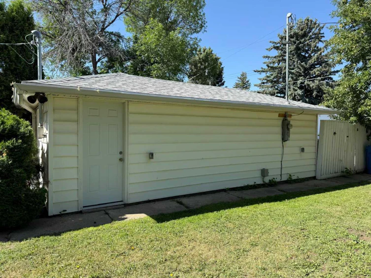 318 26 Street S, Lethbridge, AB, T1J 3P9 - 42