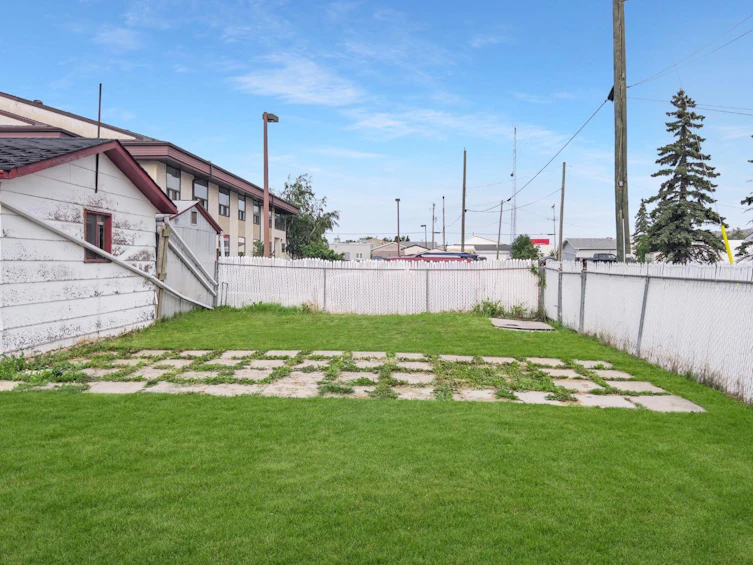 5 1 Avenue SW, Falher, AB, T0H 1M0 - 41