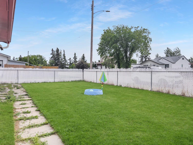 5 1 Avenue SW, Falher, AB, T0H 1M0 - 39