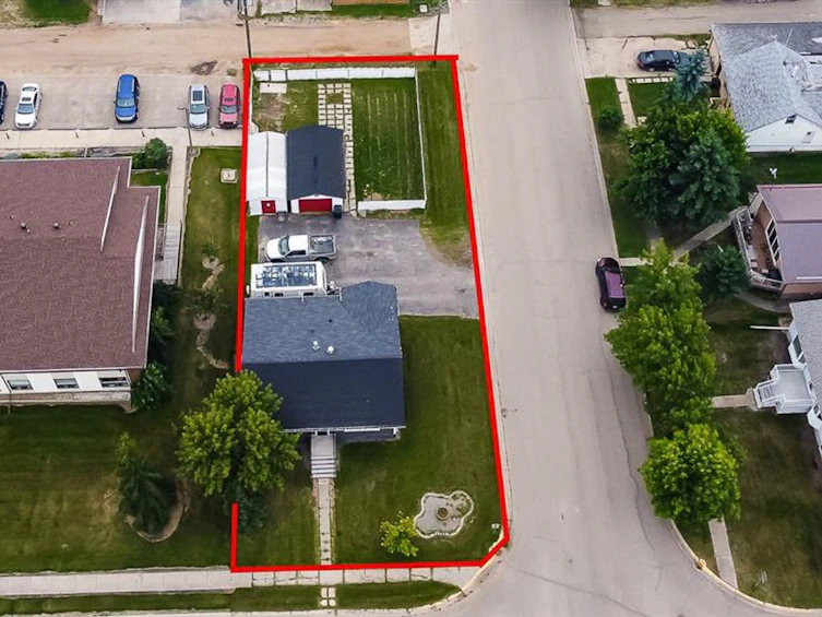 5 1 Avenue SW, Falher, AB, T0H 1M0 - 46