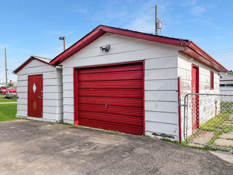5 1 Avenue SW, Falher, AB, T0H 1M0 - 38