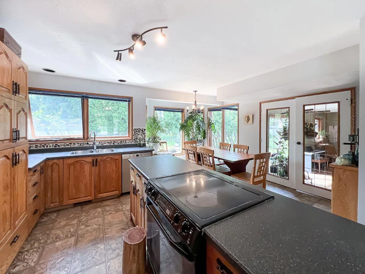 4453 Silverwood Crescent, High Prairie, AB, T0G 1E0 - 9