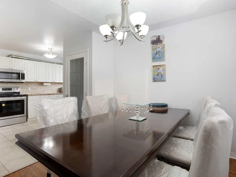 2040 47 Street SE, Calgary, AB, T2B 1L3 - 5
