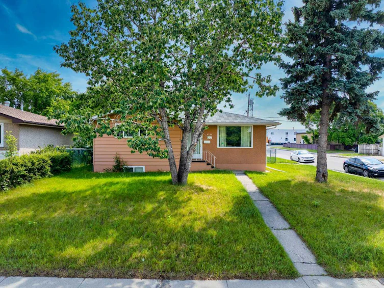 2040 47 Street SE, Calgary, AB, T2B 1L3 - 16