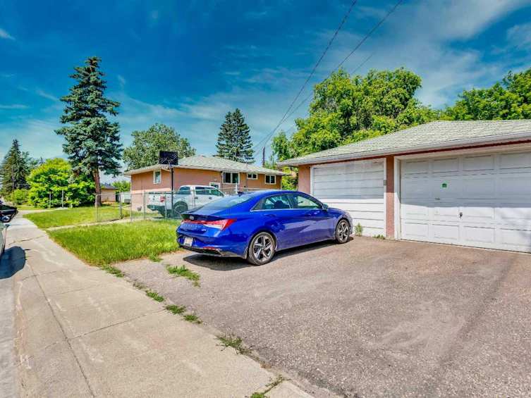 2040 47 Street SE, Calgary, AB, T2B 1L3 - 15