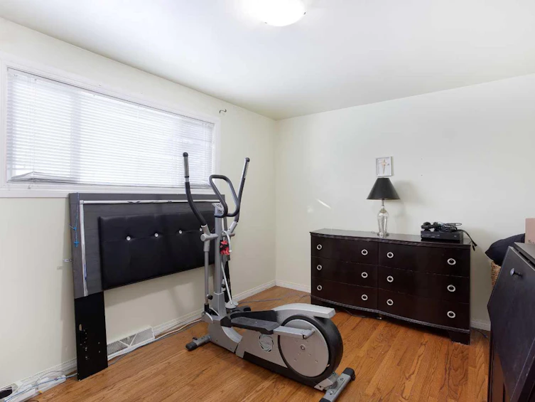 2040 47 Street SE, Calgary, AB, T2B 1L3 - 8