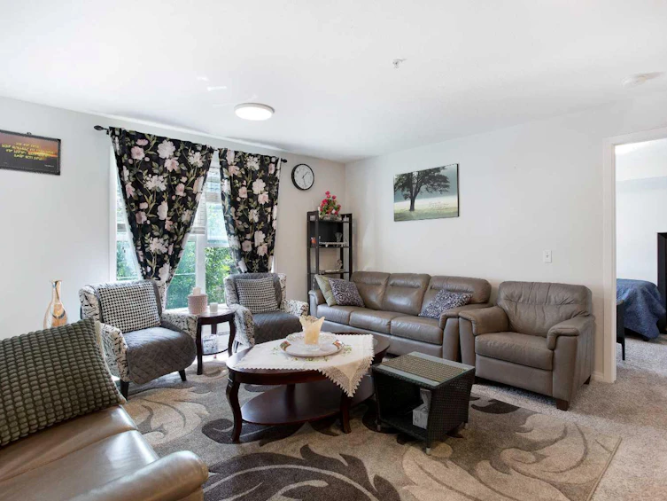 210-2000 Applevillage Court SE, Calgary, AB, T2A 7Z4 - 6